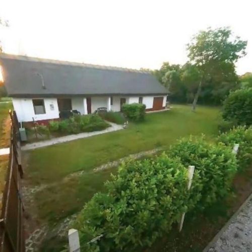 Casa rustică accesibil(ă) persoanelor cu dizabilități cu vedere spre grădină pentru 4 pers. (se inchirieaza doar integral)