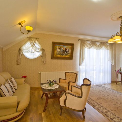 Apartament 4-osobowy na piętrze Lux z 2 pomieszczeniami sypialnianymi