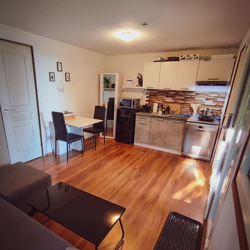 Apartament romantică cu panoramă pentru 2 pers. (se inchirieaza doar integral)