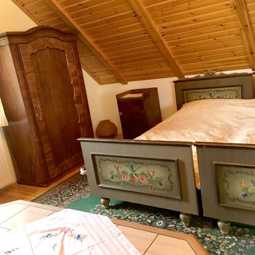 Camera cvadrupla la etaj cu bucătărie comună