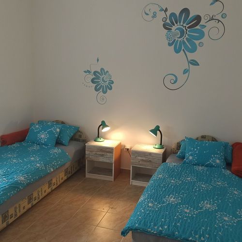 Casă de vară familial(ă) la parter pentru 5 pers. (se inchirieaza doar integral)