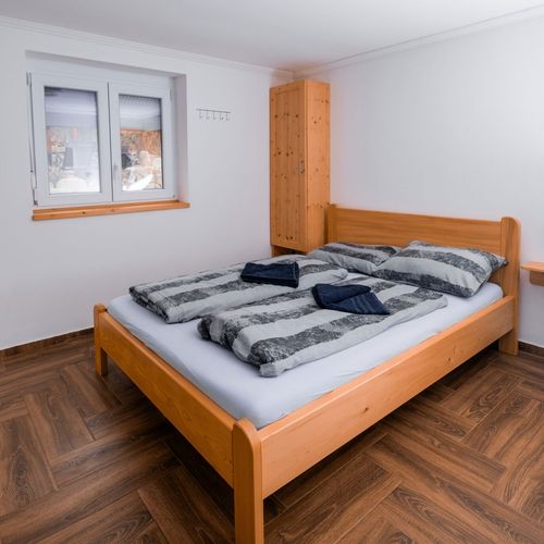 Apartman se zahradou s manželskou postelí s 1 ložnicí s výhledem do zahrady