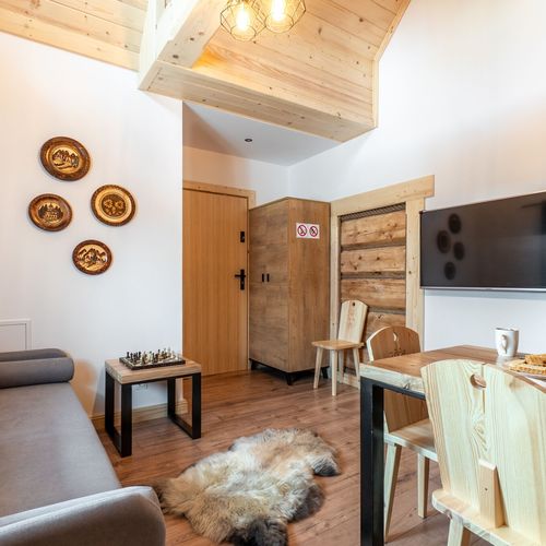 Apartament 6-osobowy na piętrze z widokiem na ogród z 3 pomieszczeniami sypialnianymi (możliwa dostawka)