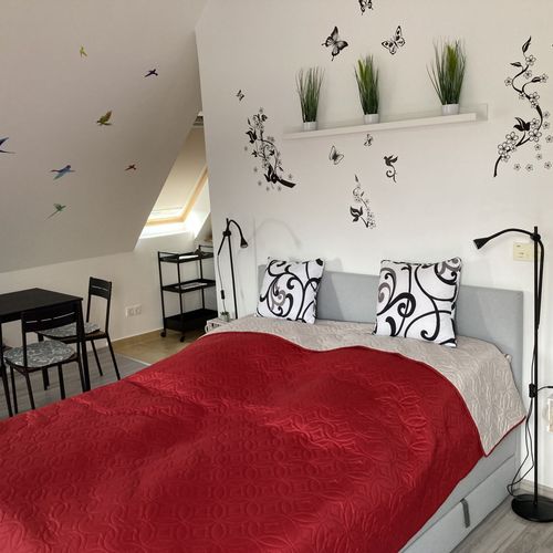 Apartament familial(ă) cu balcon pentru 4 pers. (se inchirieaza doar integral)