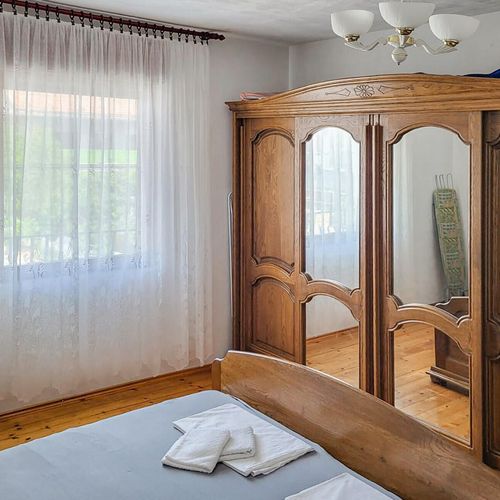 Apartament pentru 5 pers. (se inchirieaza doar integral)