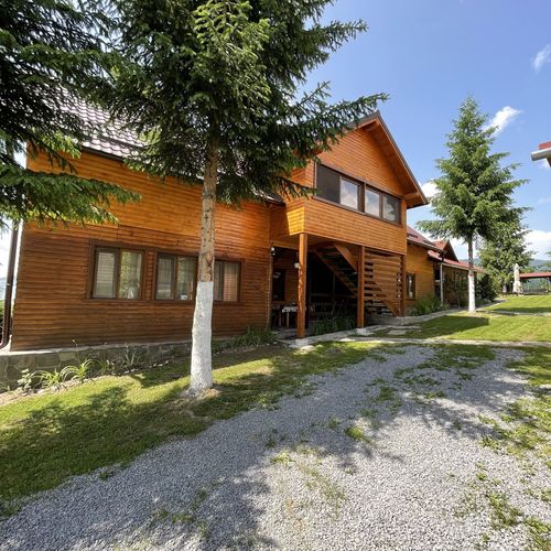 Apartament la etaj cu 4 camere pentru 8 pers.