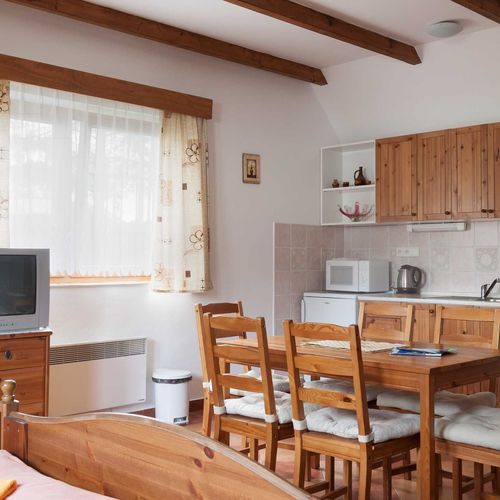 Camera cvadrupla studio cu chicinetă proprie