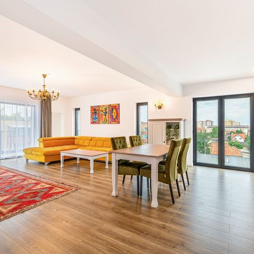 Apartament 4-osobowy Queen z balkonem z 2 pomieszczeniami sypialnianymi