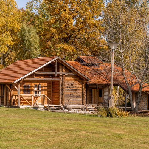 Cabană întreaga unitate cu vedere spre pădure pentru 4 pers. (se inchirieaza doar integral)