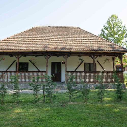 Casa rustică pentru 3 pers. (se inchirieaza doar integral)