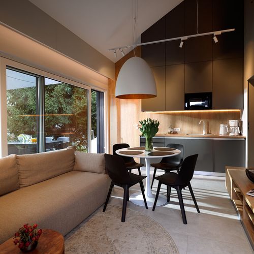Bungalow deluxe la parter pentru 4 pers. (se inchirieaza doar integral)