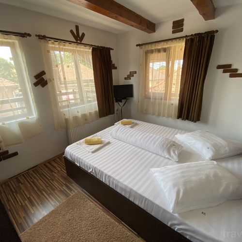 Apartament la etaj cu balcon cu 2 camere pentru 4 pers.