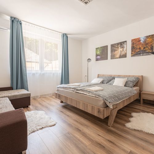Apartament superior la parter pentru 9 pers. (se inchirieaza doar integral)