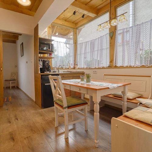 Apartament pentru 4 pers. (se inchirieaza doar integral)