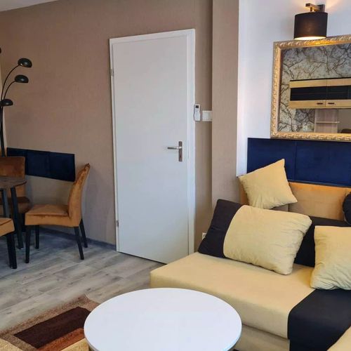 Apartman s balkónem s privátní koupelnou mimo apartmán pro 7 os. se 2 ložnicemi