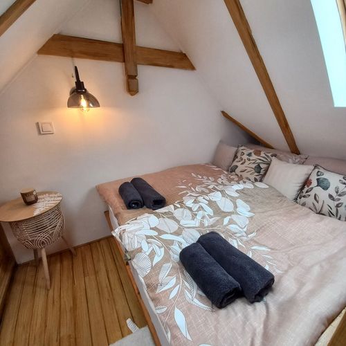 Apartament la etaj cu aer condiționat cu 2 camere pentru 4 pers.