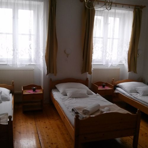 Apartament la parter cu baie cu 1 camera pentru 3 pers.