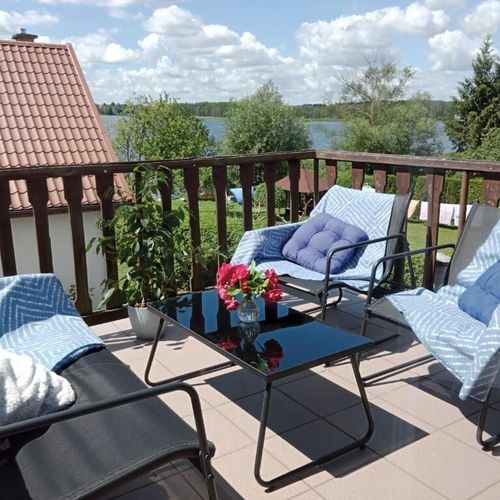 Apartament 6-osobowy na piętrze z widokiem na jezioro