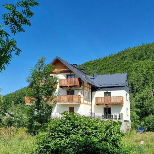 Apartament 4-osobowy z balkonem z widokiem na góry z 1 pomieszczeniem sypialnianym