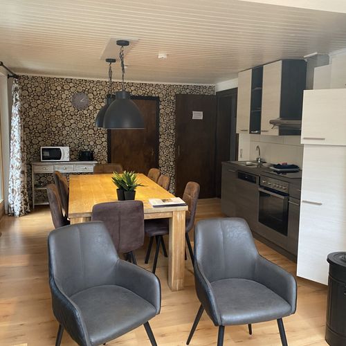 Apartament 8-osobowy na poddaszu Classic z 4 pomieszczeniami sypialnianymi