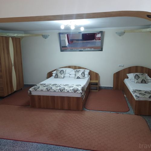 Camera tripla grand accesibil(ă) persoanelor cu dizabilități
