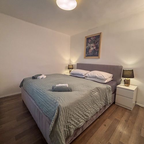 Casă de vară romantică la parter pentru 2 pers. (se inchirieaza doar integral) (se poate solicita pat suplimentar)
