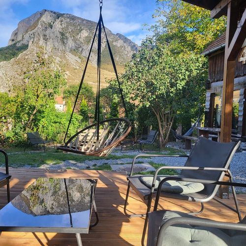 Casă de vacanță cu chicinetă proprie cu vedere spre munte pentru 8 pers. (se inchirieaza doar integral)