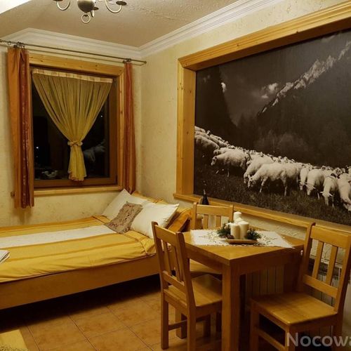 Apartament cu balcon cu vedere spre munte cu 2 camere pentru 4 pers.