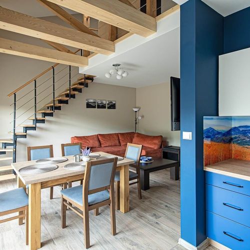 Apartament cu terasă cu vedere spre munte pentru 7 pers. (se inchirieaza doar integral)