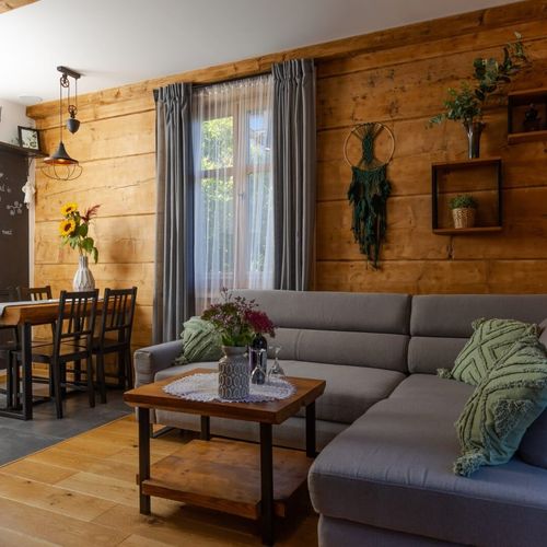 Apartament 4-osobowy na parterze z widokiem na góry z 1 pomieszczeniem sypialnianym
