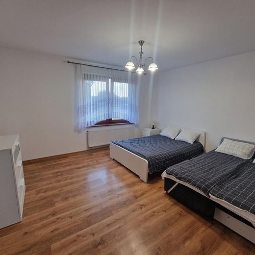 Apartament 10-osobowy z 3 pomieszczeniami sypialnianymi