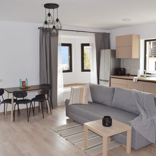 Apartament la parter cu 2 camere pentru 4 pers.