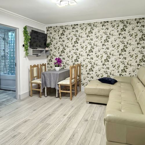 Apartament la etaj cu balcon cu 3 camere pentru 6 pers.