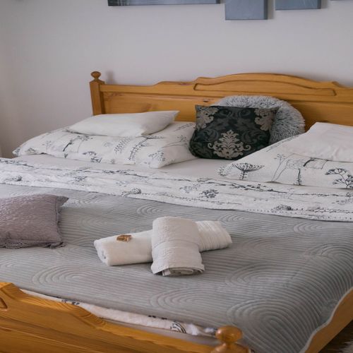 Apartament 4-osobowy na parterze z 2 pomieszczeniami sypialnianymi (możliwa dostawka)