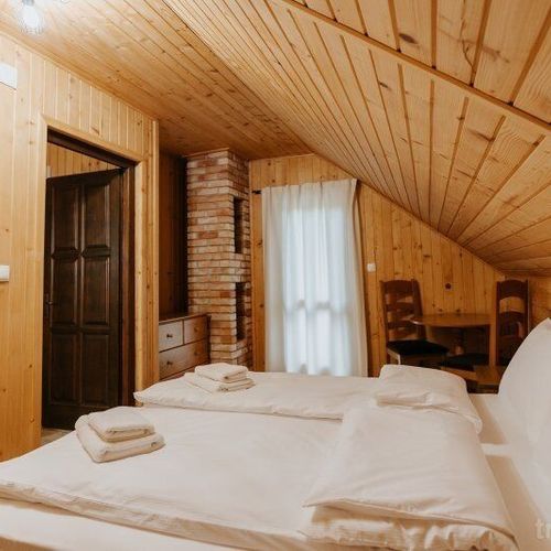 Apartament la etaj cu balcon cu 1 camera pentru 4 pers.