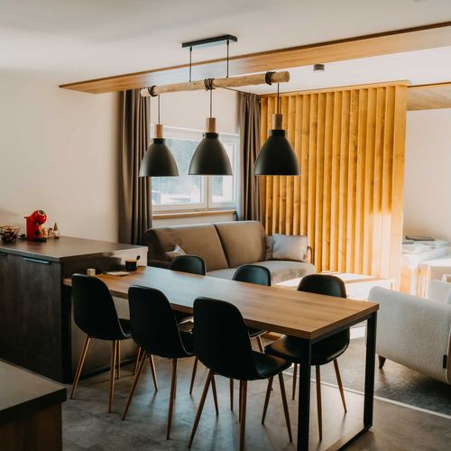 Apartament 4-osobowy z prysznicem z aneksem kuchennym (możliwa dostawka)