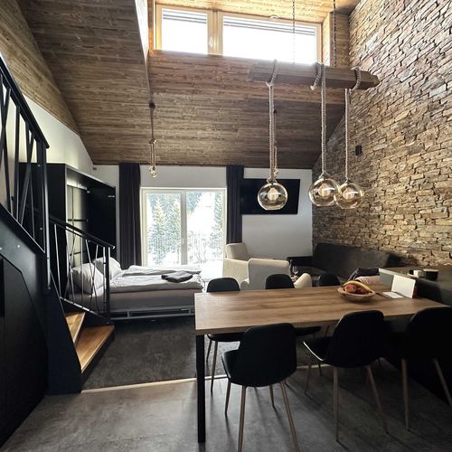 Apartament 4-osobowy z prysznicem z aneksem kuchennym (możliwa dostawka)