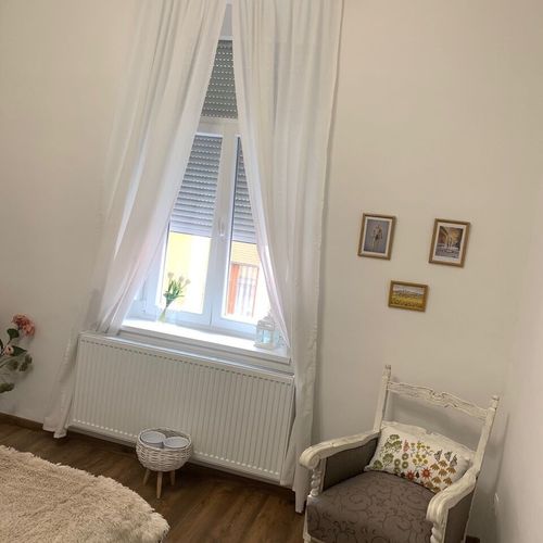 Apartament la etaj cu terasă cu 2 camere pentru 4 pers.