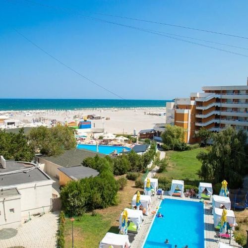 Camera dubla cu vedere spre mare