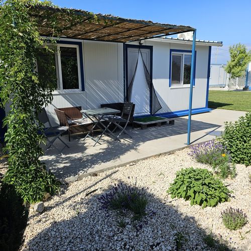 Bungalow pentru 3 pers. (se inchirieaza doar integral)