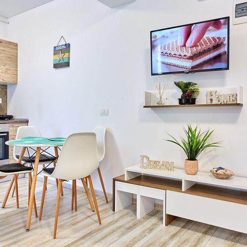 Apartament family la etaj cu 2 camere pentru 4 pers.