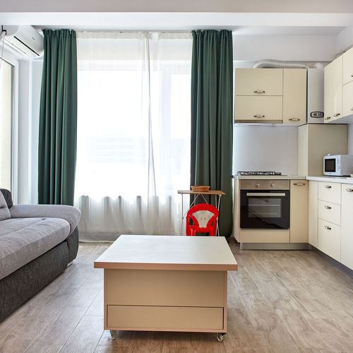 Apartament la etaj cu vedere spre mare cu 2 camere pentru 4 pers.