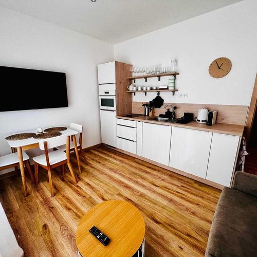 Apartament 2-osobowy z prysznicem z aneksem kuchennym (możliwa dostawka)