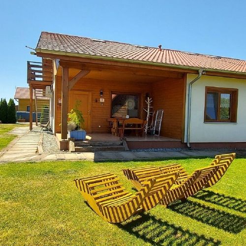 Casă de vacanță întreaga unitate cu vedere spre lac pentru 6 pers. (se inchirieaza doar integral)
