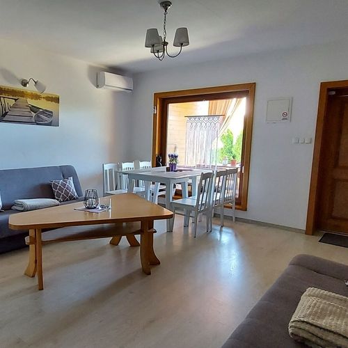 Casă de vacanță întreaga unitate cu vedere spre lac pentru 5 pers. (se inchirieaza doar integral)