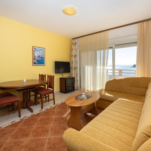 Apartament pentru 5 pers. (se inchirieaza doar integral)