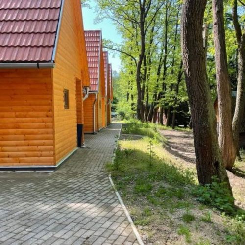 Cabană confort cu duș pentru 4 pers. (se inchirieaza doar integral)