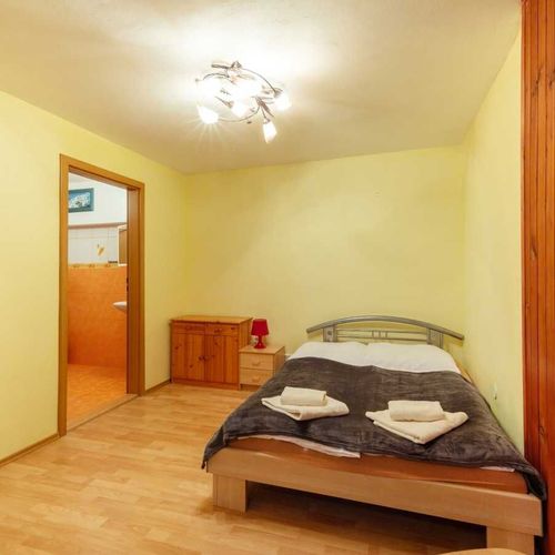 Apartament cu duș cu 2 camere pentru 5 pers. (se poate solicita pat suplimentar)