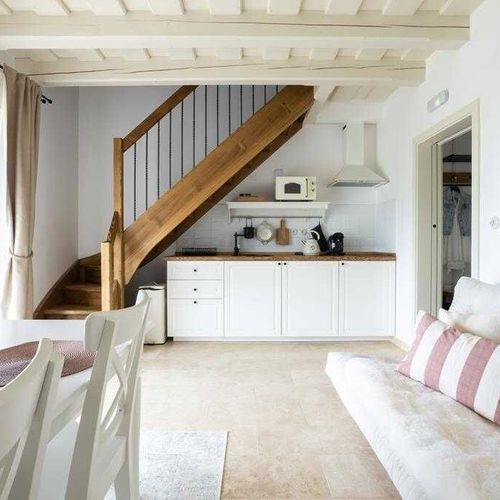 Apartament cu duș cu chicinetă proprie cu 2 camere pentru 4 pers. (se poate solicita pat suplimentar)
