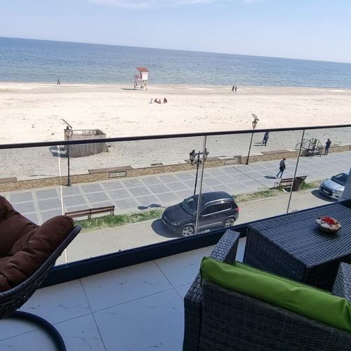 Apartament la etaj cu vedere spre mare cu 1 camera pentru 6 pers.
